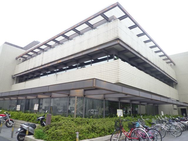 図書館　八王子市中央図書館（図書館）まで350m