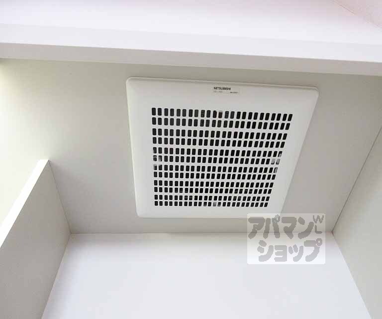 その他設備　キッチンの換気扇です