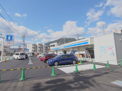 コンビニ　ローソン（コンビニ）まで450m