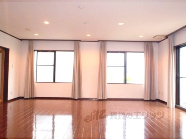 居室・リビング　リビング