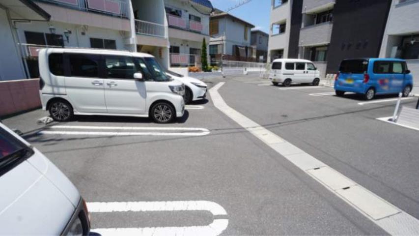 駐車場　駐車場