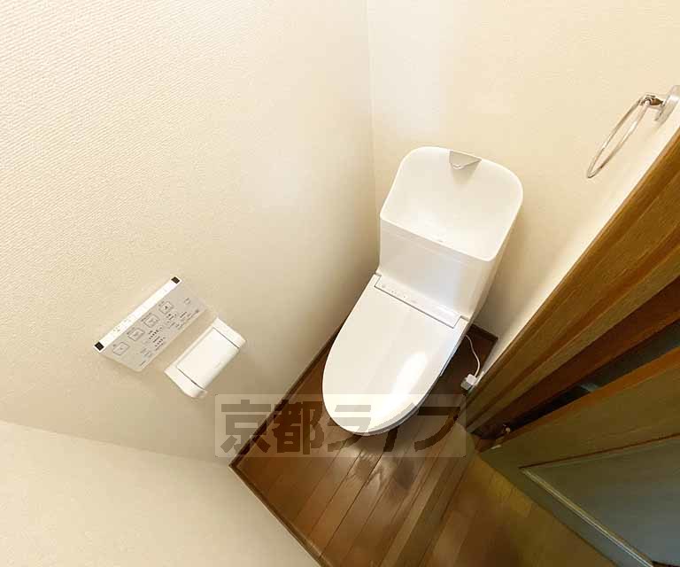 トイレ　ウォシュレット機能付きのトイレです。
