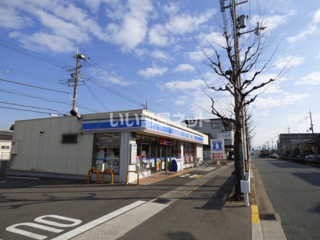 コンビニ　ローソン 羽束師菱川店（コンビニ）まで212m