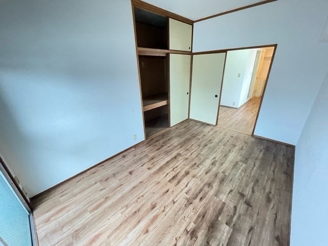 居室・リビング　※同建物・別号室の写真です