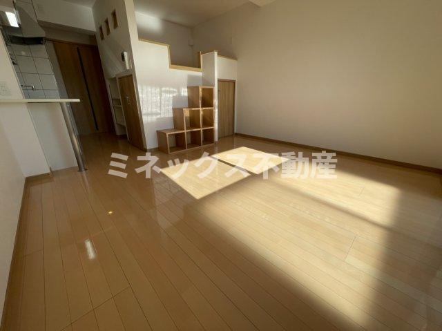 居室・リビング　同タイプのお部屋の写真。現況を優先します。