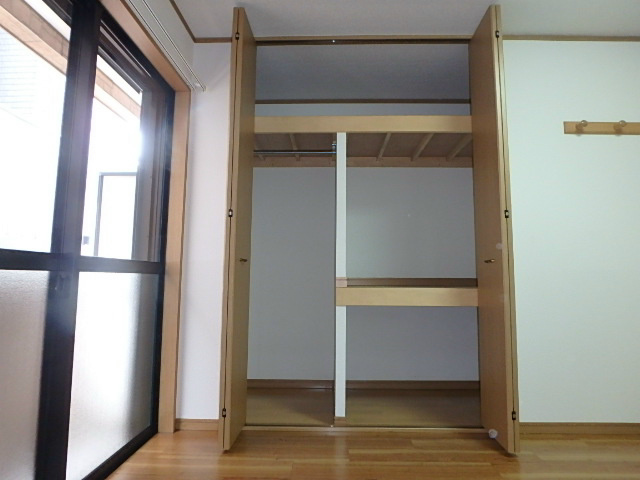 収納　収納たっぷりできるクローゼットです。