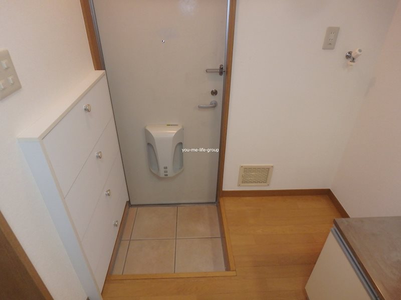 玄関　シューズボックスもあります。別部屋参考写真。