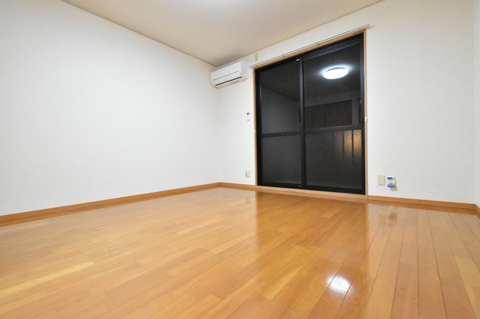 居室・リビング　８帖の広々したお部屋！