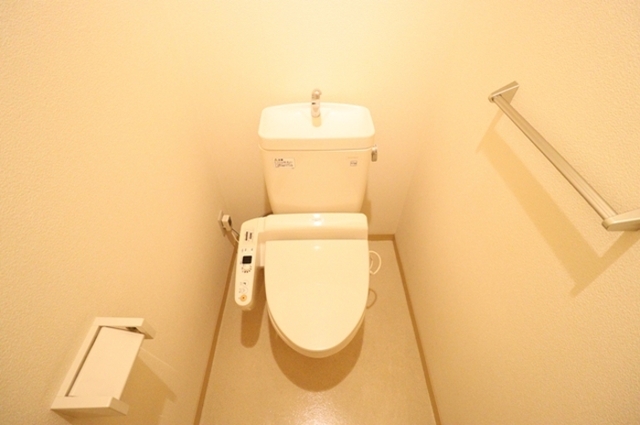 トイレ　温水洗浄暖房便座
