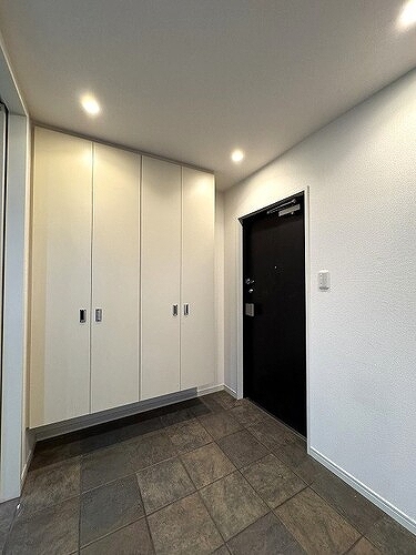 玄関　玄関　※2024年11月撮影