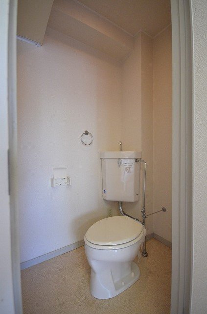 トイレ　別号室の写真です