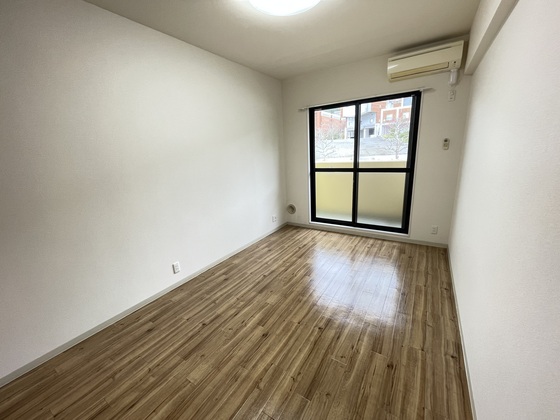 居室・リビング　※別部屋の写真です