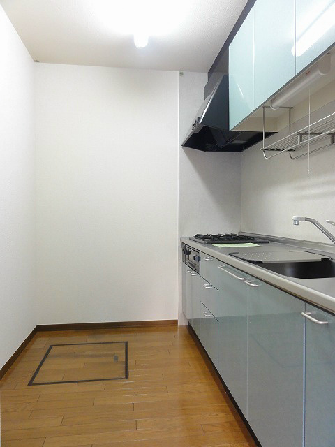 キッチン　広々したキッチン♪　※別部屋参考写真