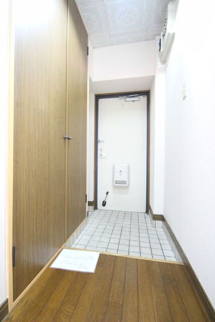 玄関　※他部屋の参考写真の為、現状優先です。