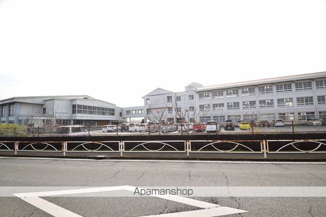 中学校　鏡中学校（中学校）まで317m