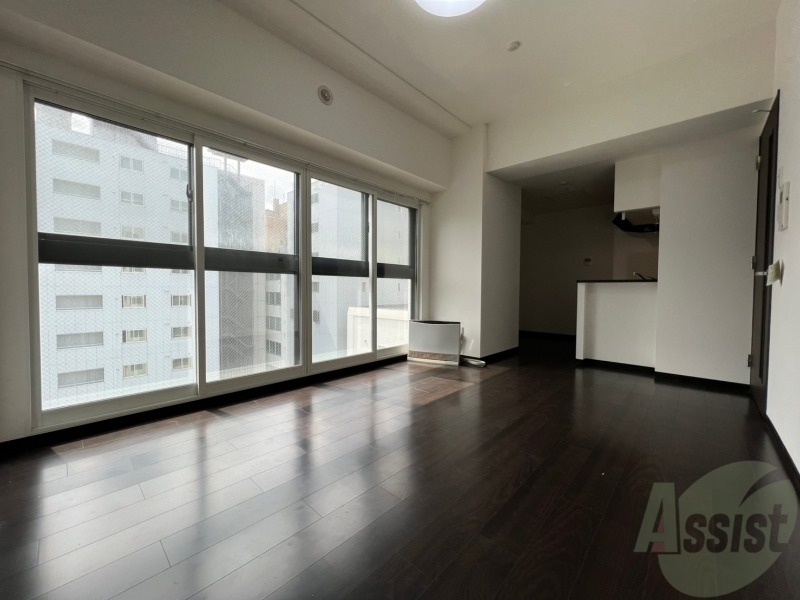 居室・リビング　リビングです。白を基調としていてお部屋全体が明るいですね！