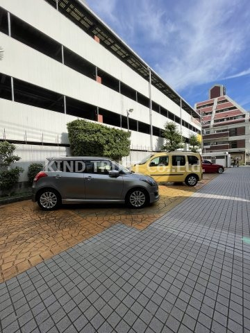 駐車場　駐車場に車を止められます