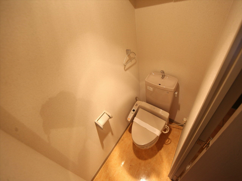 トイレ　温水洗浄便座付トイレ