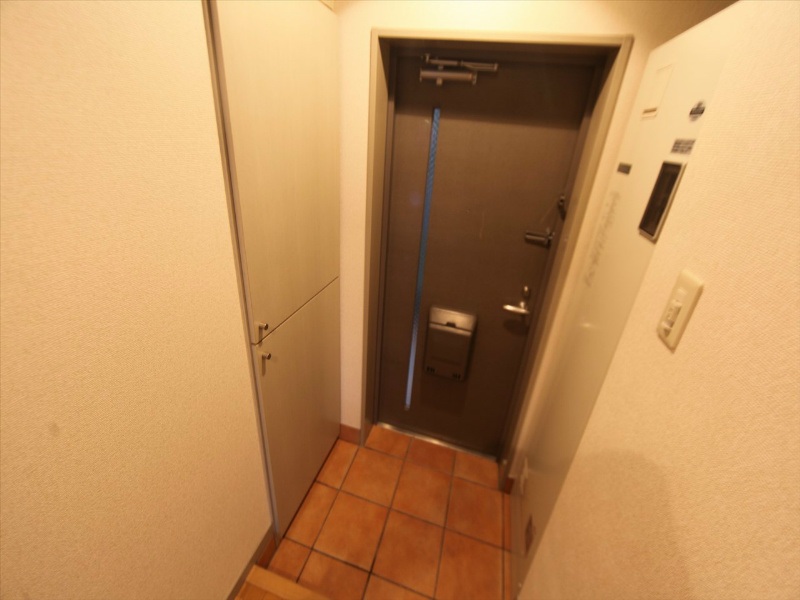 玄関　玄関　シューズボックス付