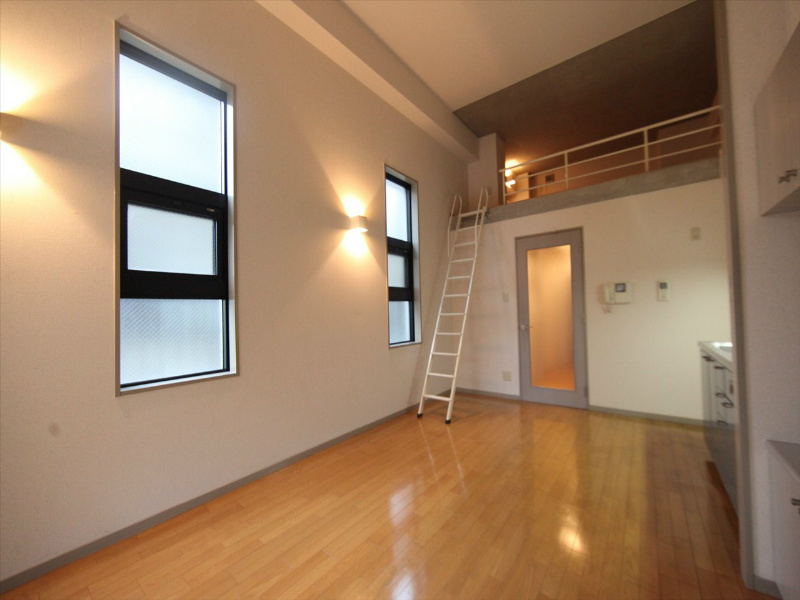 その他部屋・スペース　洋室13.2帖　ロフト付き　2面採光