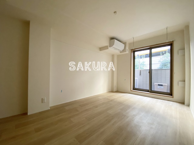 居室・リビング　こちらのリビングで趣味の時間をお楽しみください♪