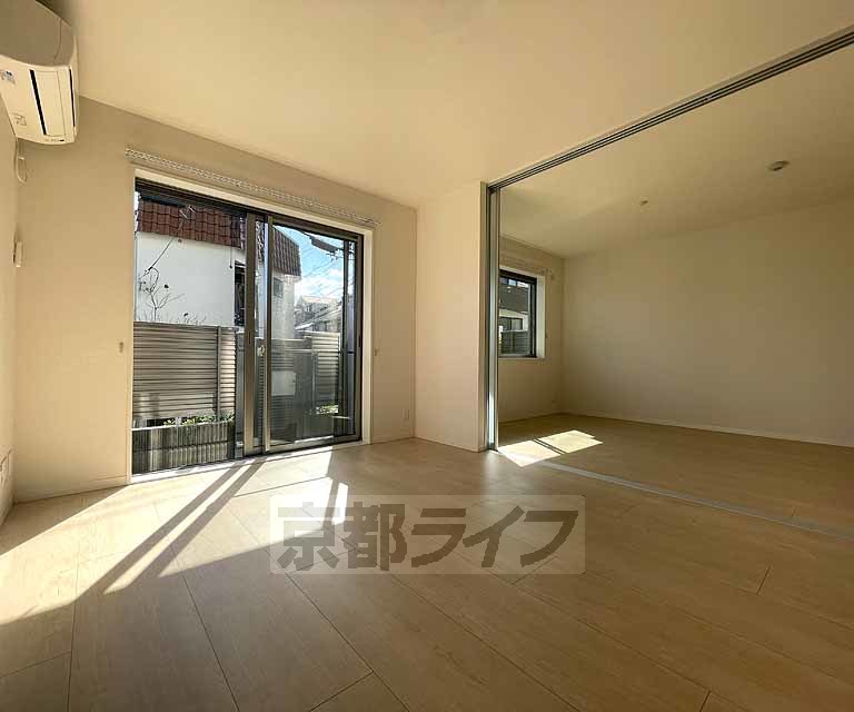 居室・リビング　明るいお部屋です