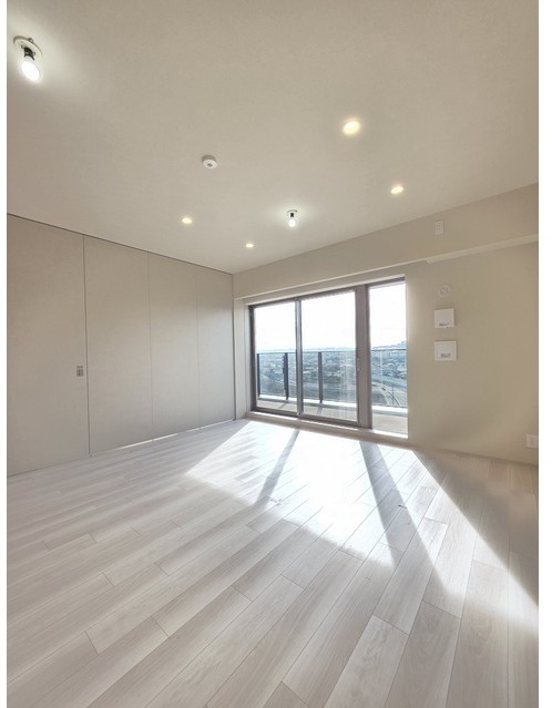 居室・リビング　使いやすい形の為、レイアウトを楽しめます♪