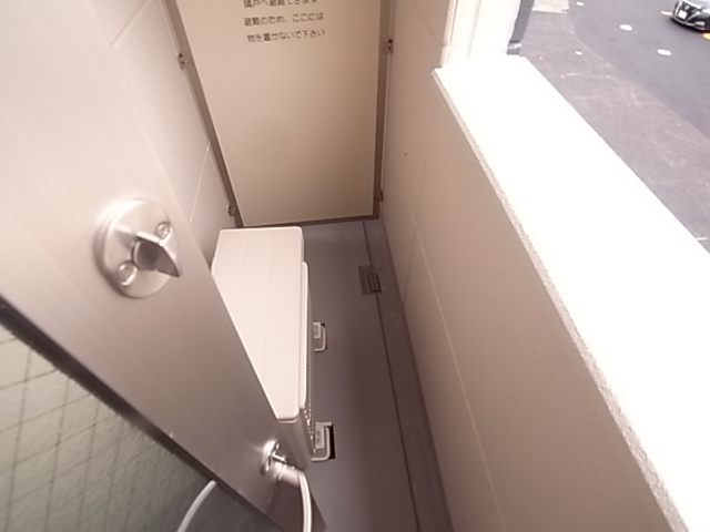 バルコニー　陽当たり良好なバルコニーです