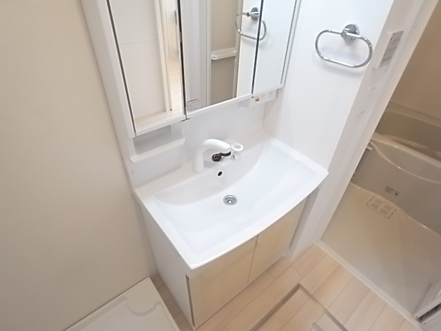 洗面設備　脱衣スペースもあります