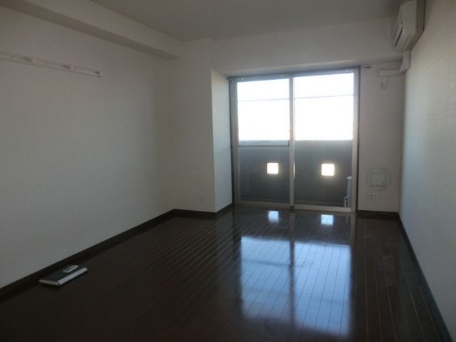 居室・リビング　明るいお部屋です