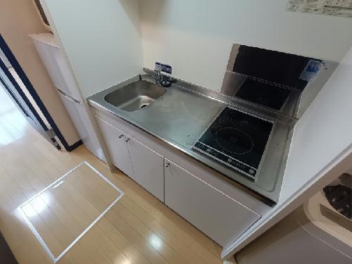 キッチン　コンロは２口コンロです。