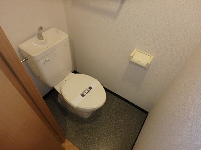 トイレ　清潔感のあるトイレです