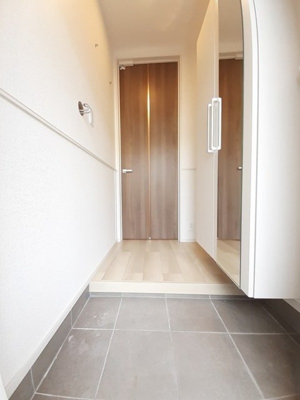 玄関　図面と現状に相違がある場合には現状を優先