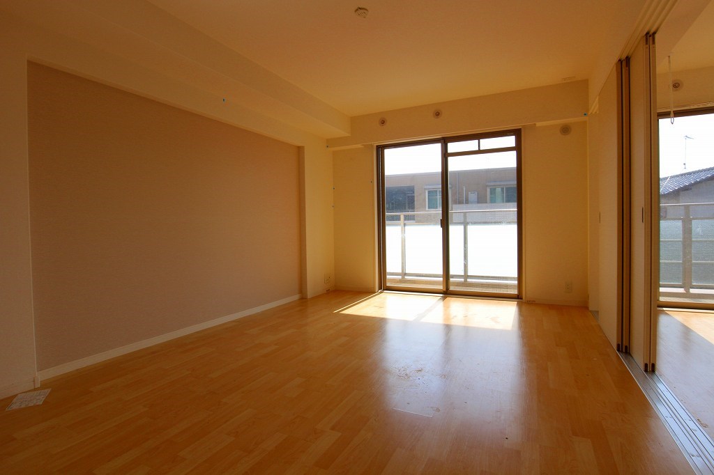 居室・リビング　別号室参考写真