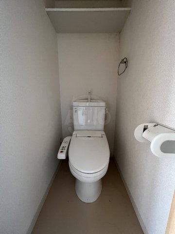 トイレ　エステムコート難波WEST-SIDE大阪ドーム前　温水洗浄便