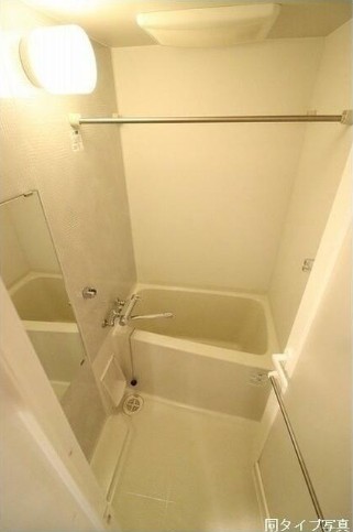バス・シャワールーム　同タイプのお写真です