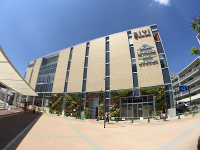 ショッピングセンター　BiVi千里山（ショッピングセンター）まで325m