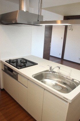 キッチン　対面式のシステムキッチンです♪