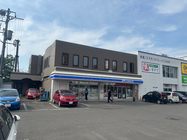 コンビニ　ローソン千歳駅前店（コンビニ）まで432m