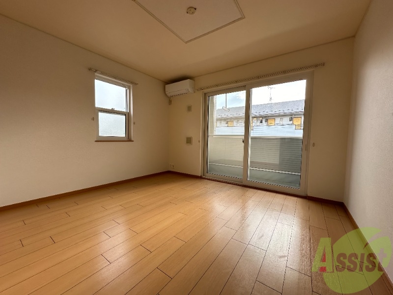 居室・リビング　広々なお部屋で快適に楽しく暮らしましょう。