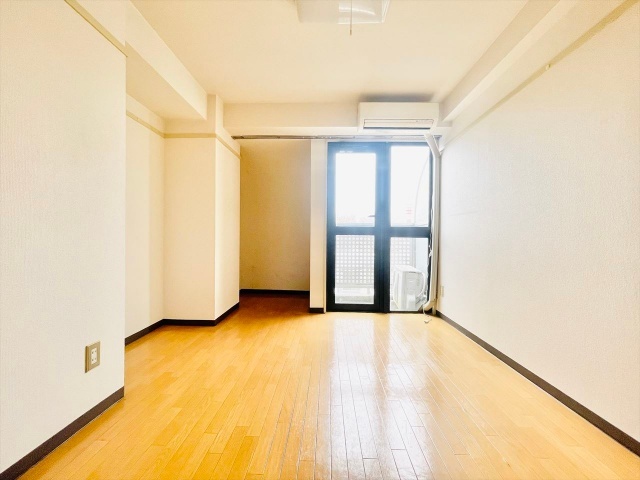 居室・リビング　※４１６号室の内装写真転載