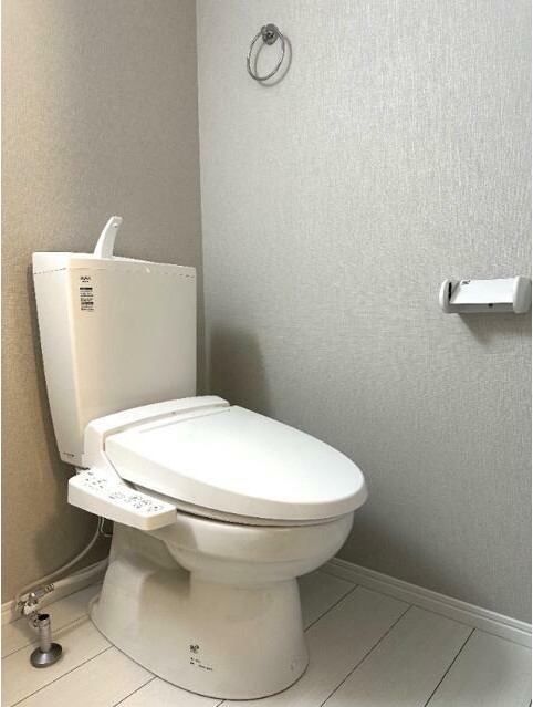 トイレ　落ち着いた色調のトイレです♪