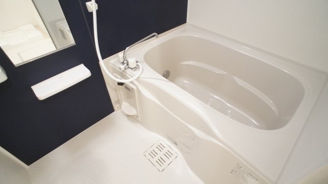 バス・シャワールーム　お風呂で日々の疲れを落としましょう