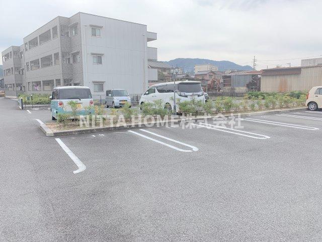 駐車場　駐車場は２台分の空きがあります◎