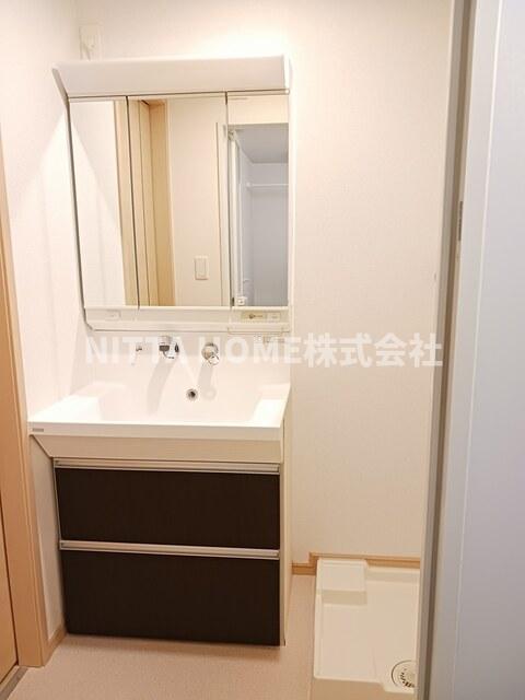 洗面設備　三面鏡付き洗面台もあります☆彡