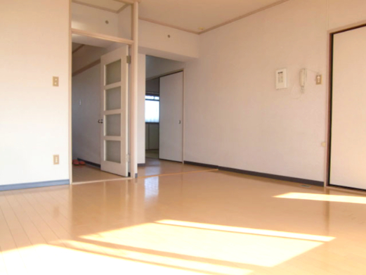 居室・リビング　開放的なリビング