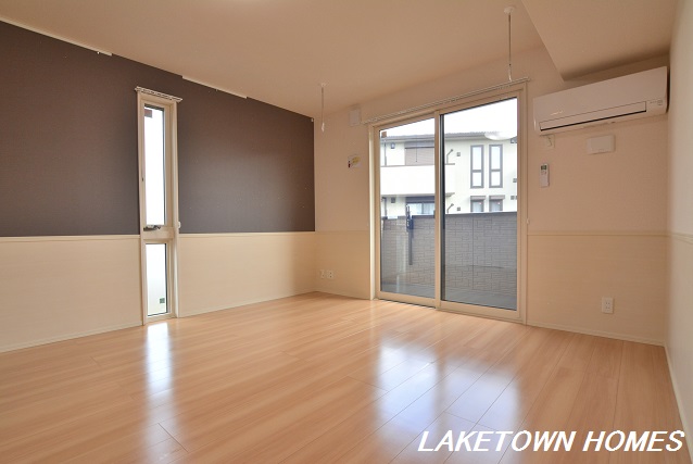 居室・リビング　１１帖の洋室です。