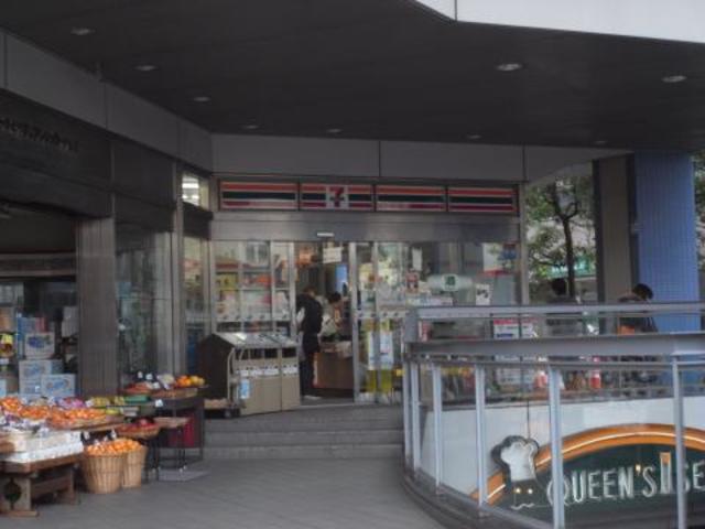 コンビニ　セブンイレブン新高円寺駅前店（コンビニ）まで333m