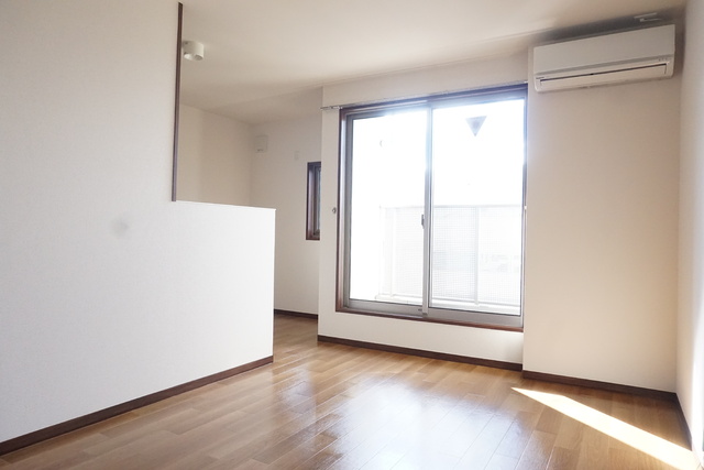 居室・リビング　１０帖のＬＤＫです♪