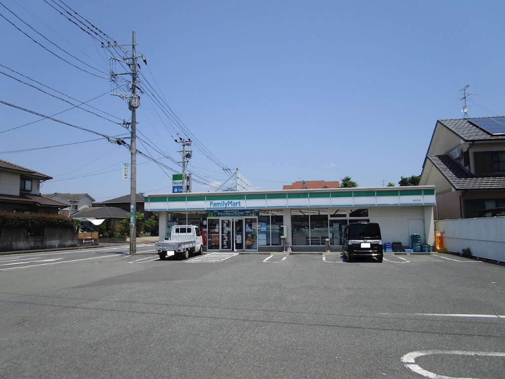 コンビニ　ファミリーマート あきた店（コンビニ）まで374m